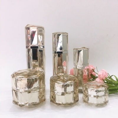 Material de cuerpo de acrílico PP Botellas cosméticas redondas de plástico para solución de embalaje de bálsamo labial
